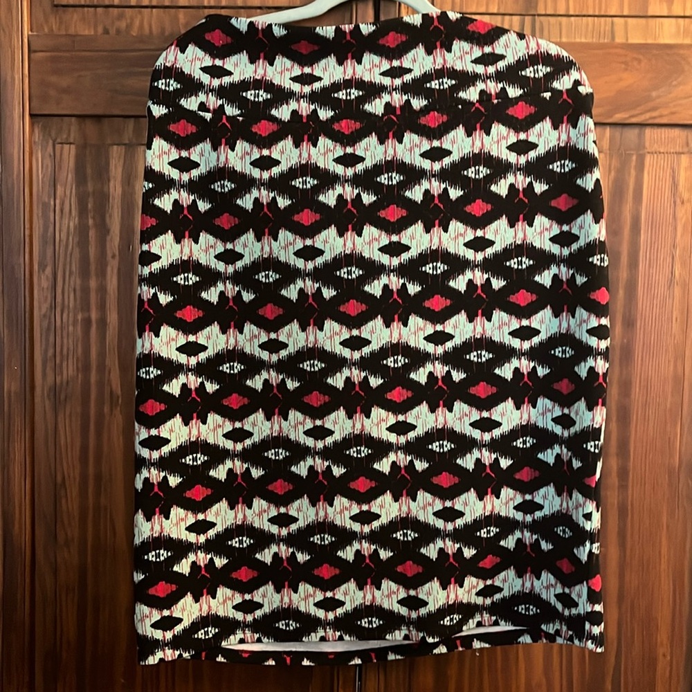 Lularoe Cassie shirt